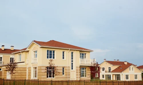 Сколько стоит построить дом 100 м² за 3 месяца: честные цифры, живые эмоции и немного реальности